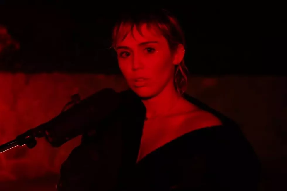 Watch Miley Cyrus Cover Pink Floyd&#8217;s &#8216;Wish You Were Here&#8217; on &#8216;SNL at Home&#8217;