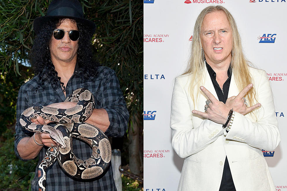 Slash Helps Alice in Chains’ Jerry Cantrell Get Snake Removed From Residence