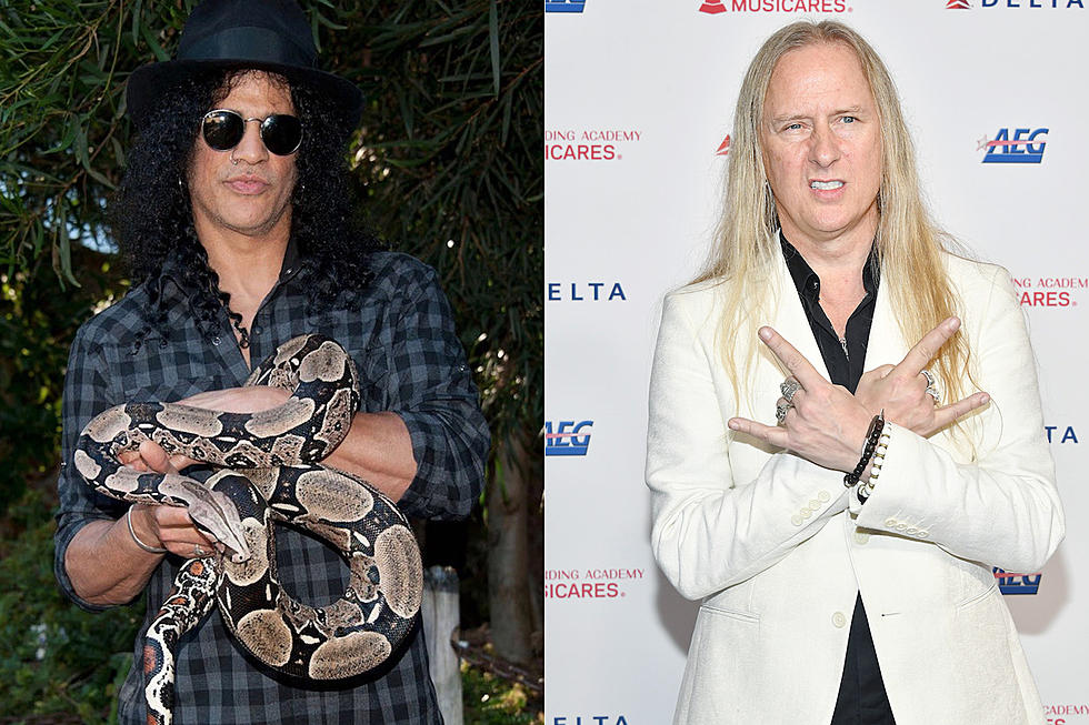 Slash Helps Jerry Cantrell Get Snake Removed From Residence