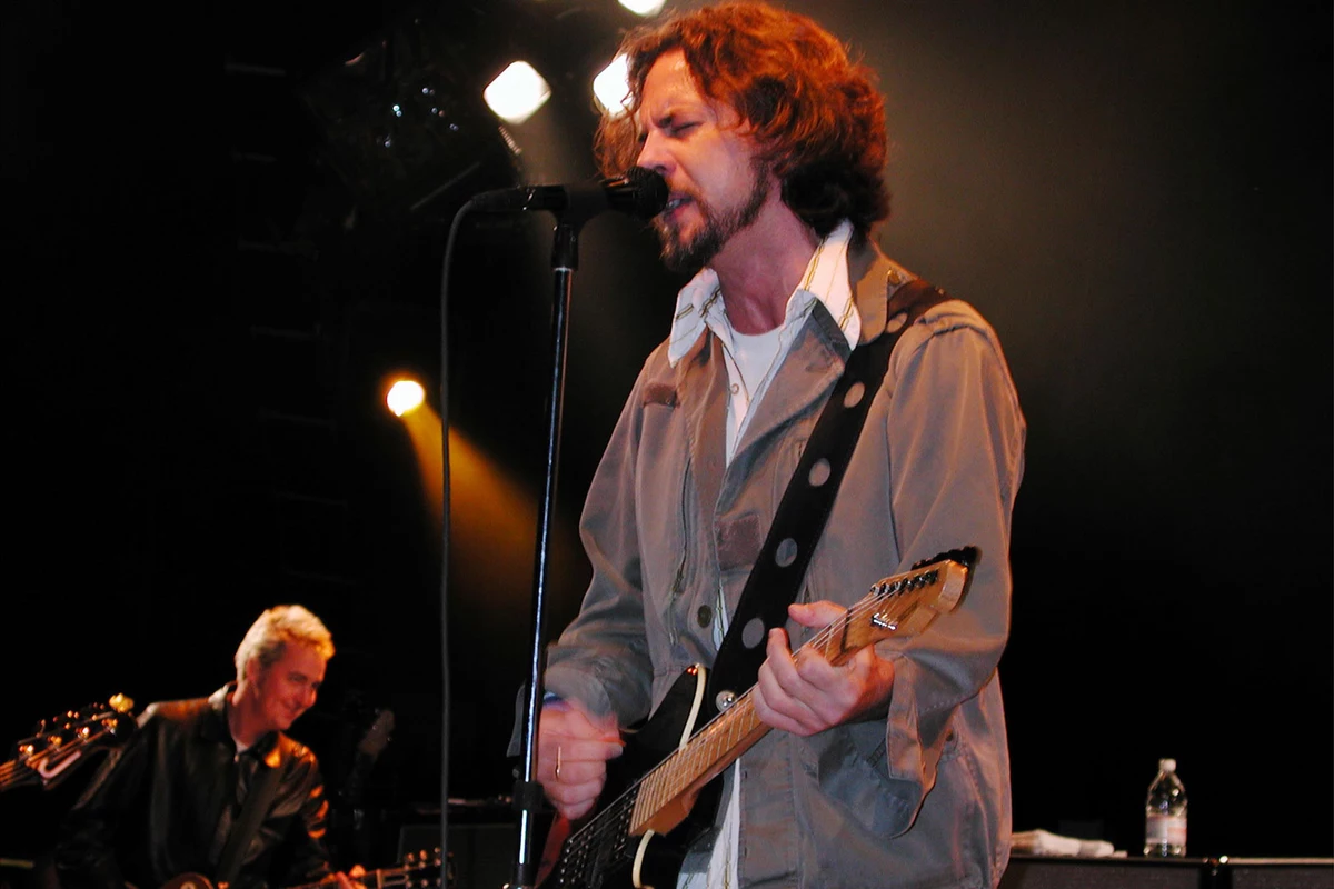 Pearl jam слушать. Pearl Jam. Pearl Jam фото. Pearl Jam Concert. Эдди певец.