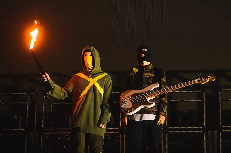 Twenty One Pilots&#8217; &#8216;Level of Concern&#8217; Video Is Never-Ending, Highlights Fan Footage