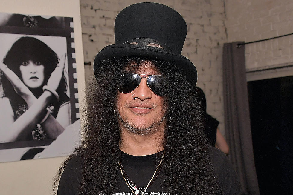 Slash Had &#8216;No Intention&#8217; of Wearing His Signature Top Hat Long-Term