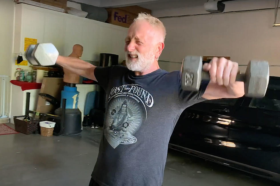 Get Fit With Def Leppard&#8217;s Phil Collen During &#8217;30 Day Challenge&#8217;