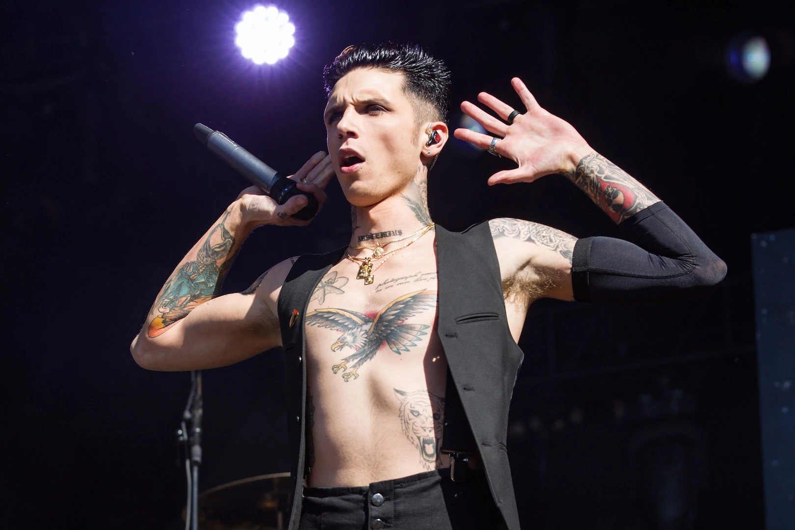 Andy Biersack Reveals What Drove Him to Get Sober DRGNews