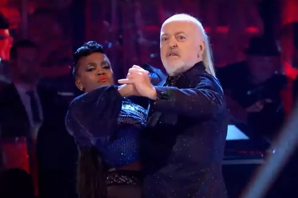 WATCH: British Comedian Bill Bailey Tangos to Metallica&#8217;s &#8216;Enter Sandman&#8217; on &#8216;Strictly Come Dancing&#8217;