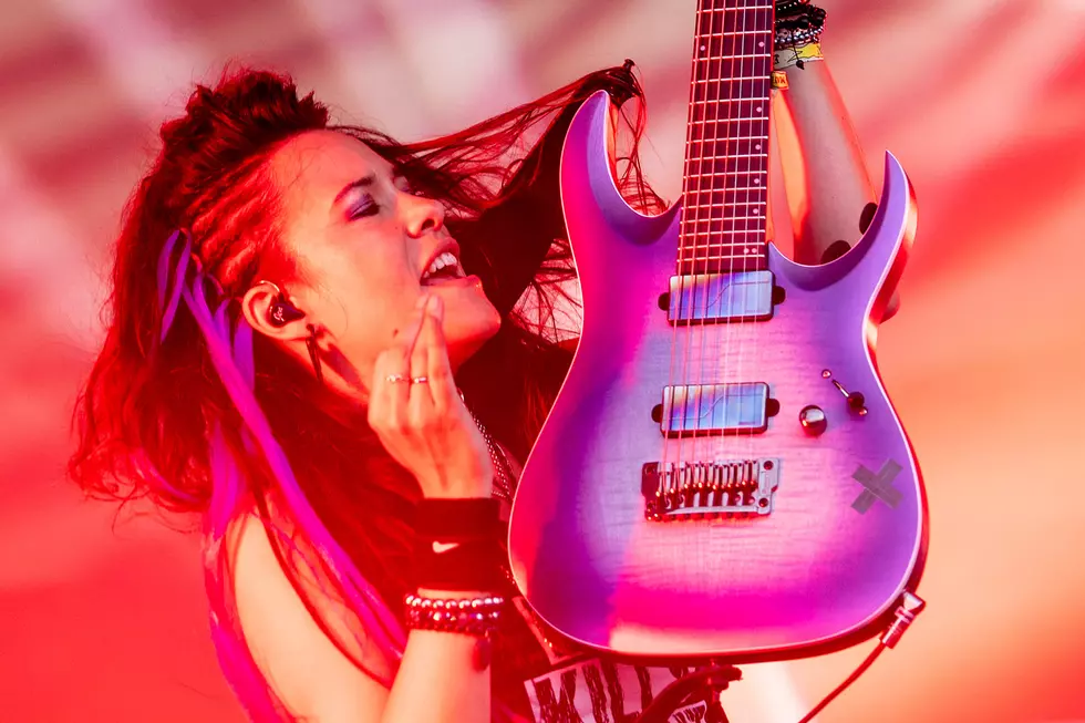 Evanescence&#8217;s Jen Majura Didn&#8217;t Bring Her Guitar When She Tried Out for the Band