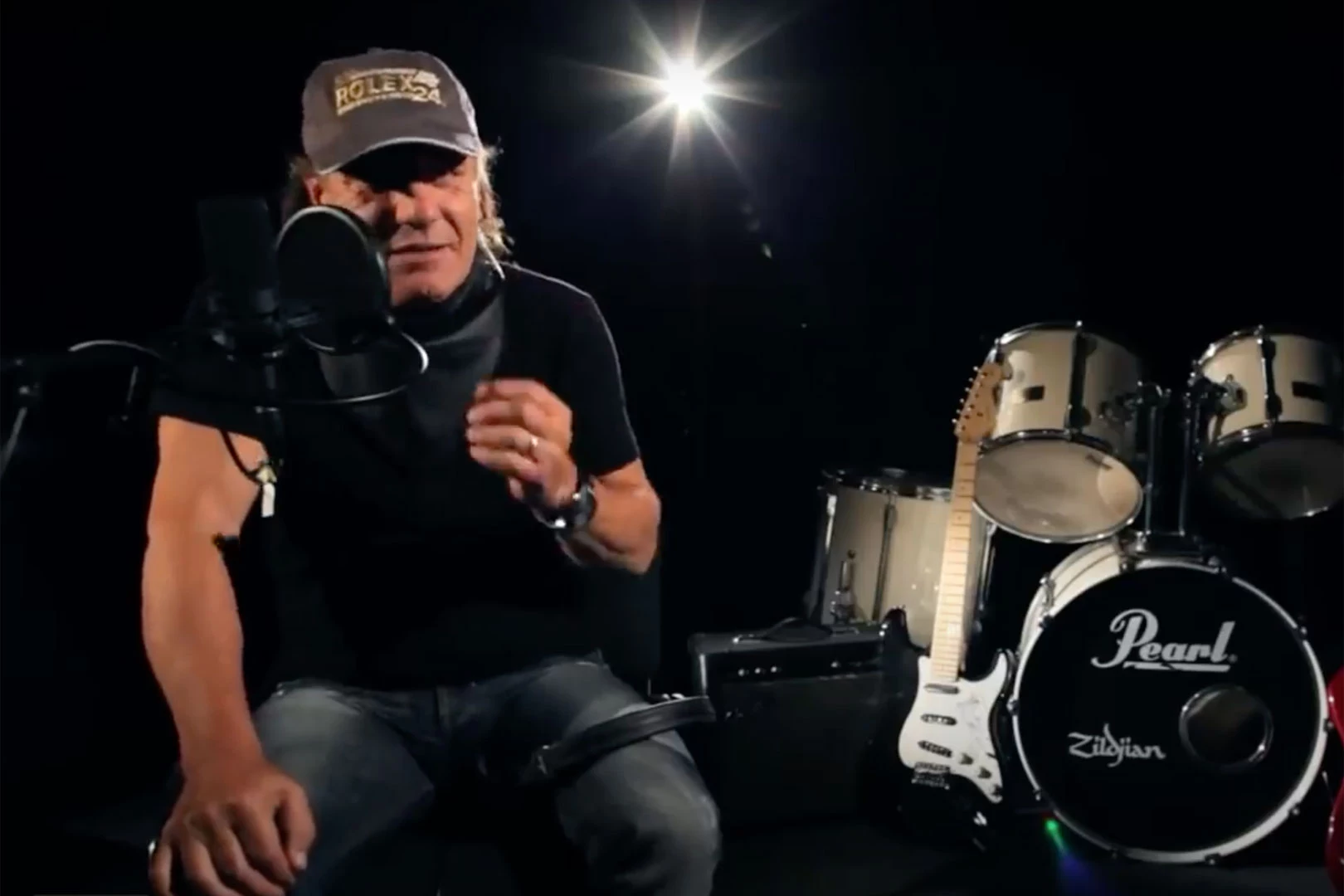 Brian Johnson Reveals How Vacuum Ad Led to His Joining AC/DC