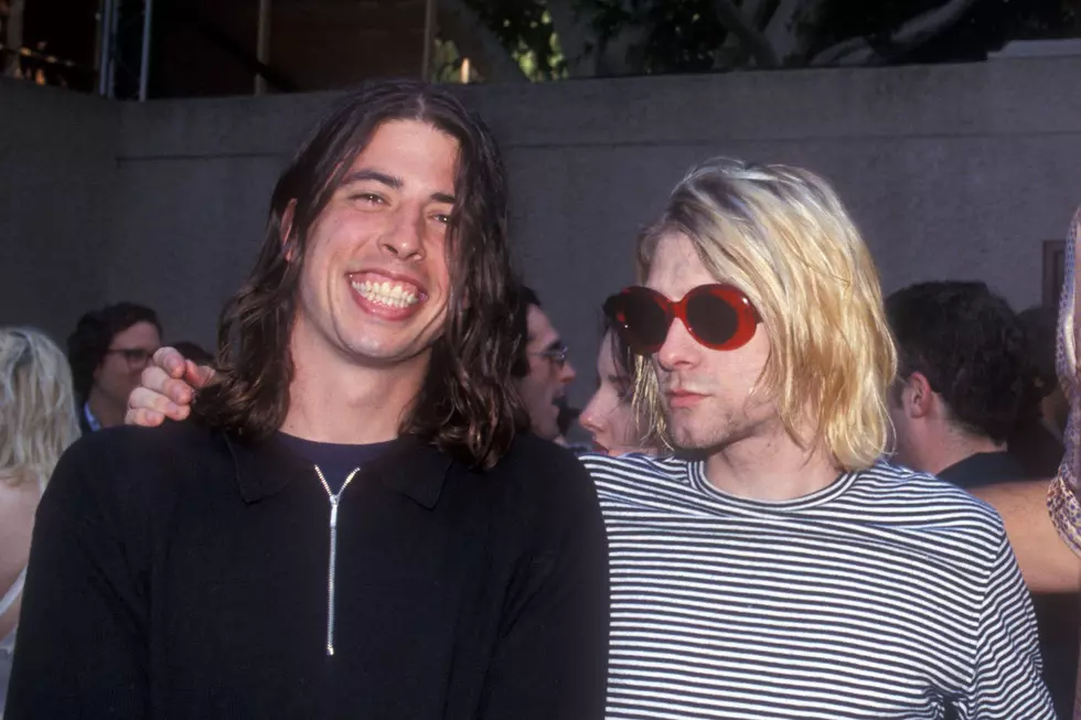 Dave Grohl Remembers Feeling &#8216;Strange&#8217; After Kurt Cobain Died