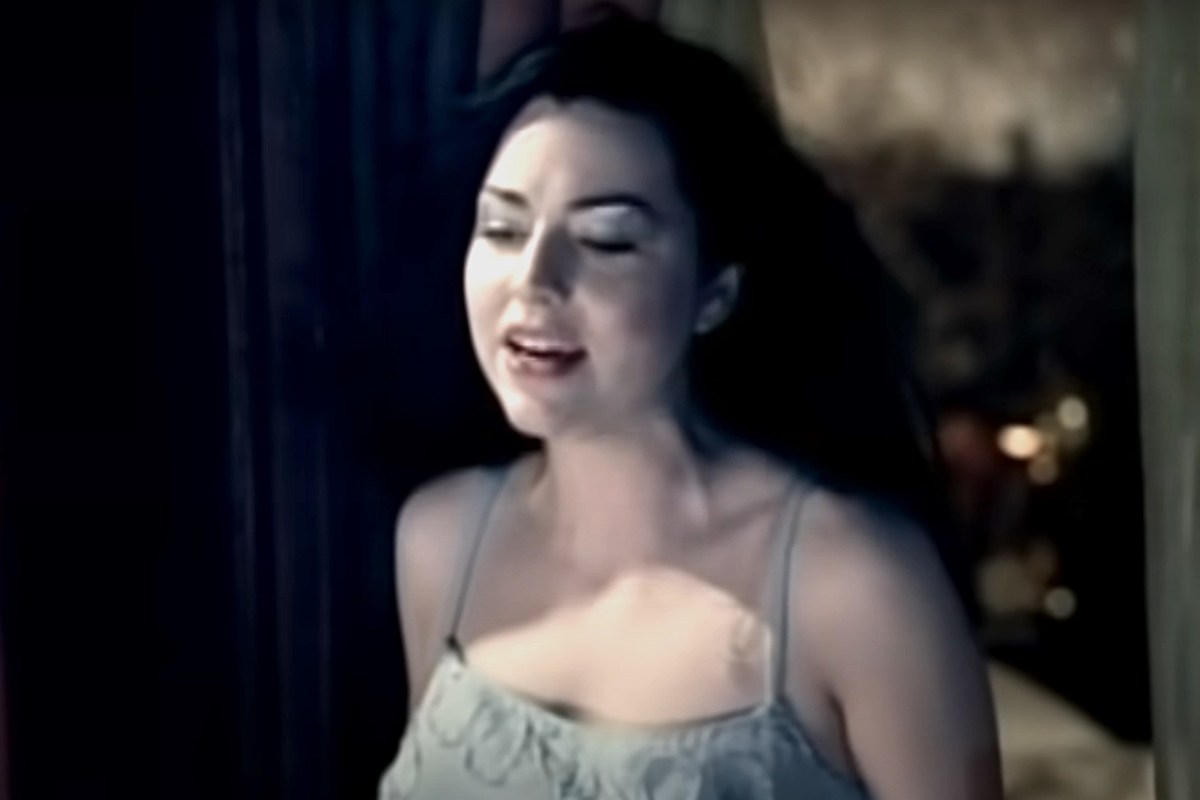 Evanescence's Amy Lee Reveals Who 'Bring Me to Life' Is About