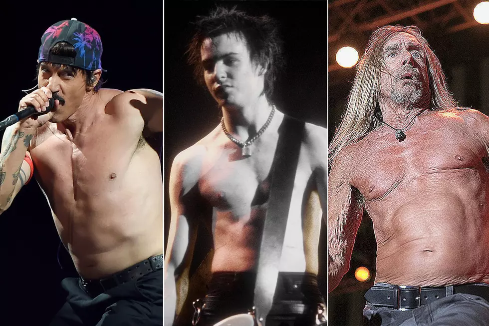 15 Rockers Known for Going Shirtless Onstage &#8211; Photos