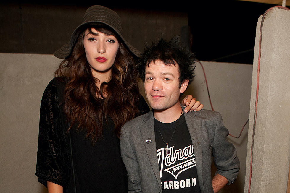 Sum 41&#8217;s Deryck Whibley + Wife Ari Open Up About Her Mental Health Crisis