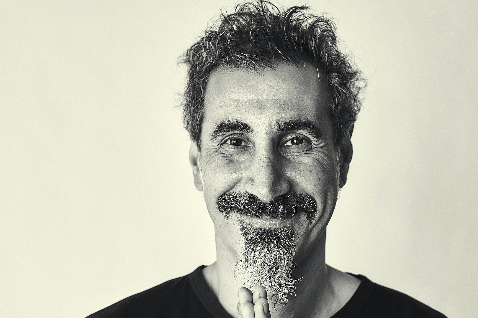Serj Tankian Releases Poetry Video for 'Disarming Time' Concerto