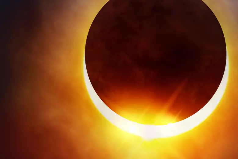 Most Metal Sunrise - Solar Eclipse Lets Some See 'Devil Horns