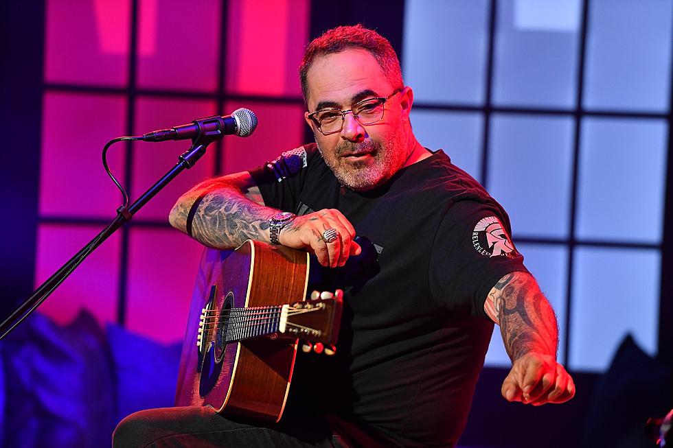Aaron Lewis Cancels Weekend Shows After Having His Appendix Removed
