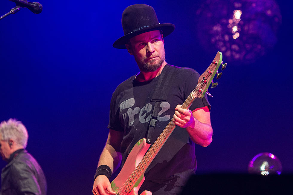 Jeff Ament Unsure About a Tour Where Pearl Jam Are &#8216;Checking Vaccination Cards&#8217;
