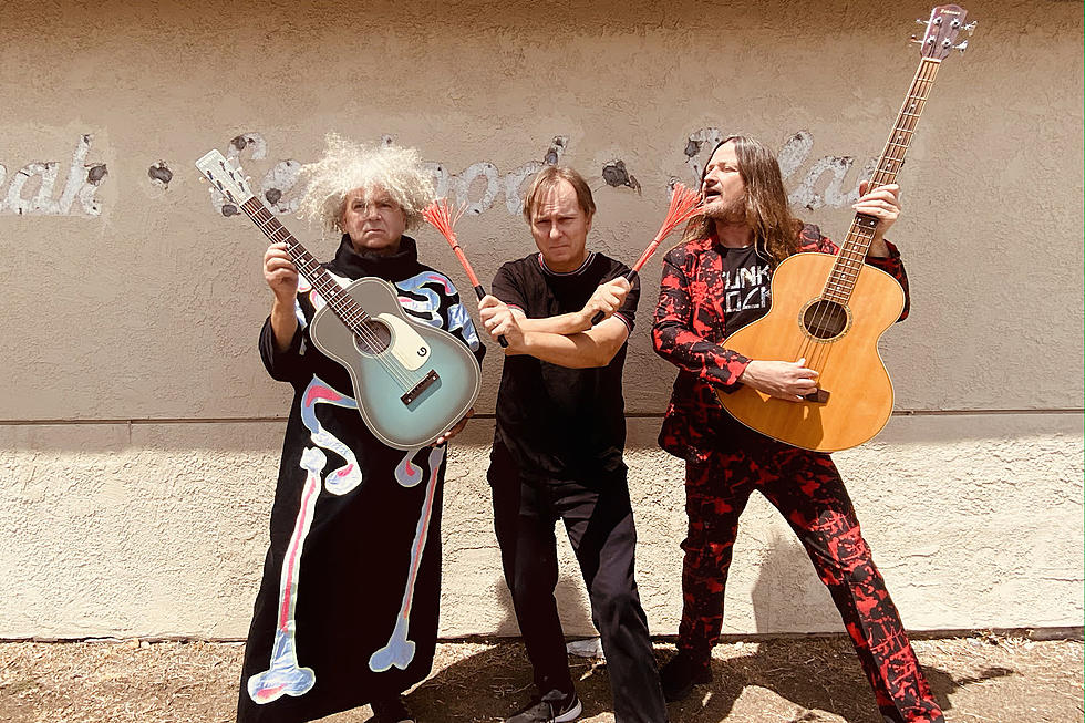 Melvins Debut New &#8216;Night Goat&#8217; From Career-Spanning Acoustic Album &#8216;Five Legged Dog&#8217;