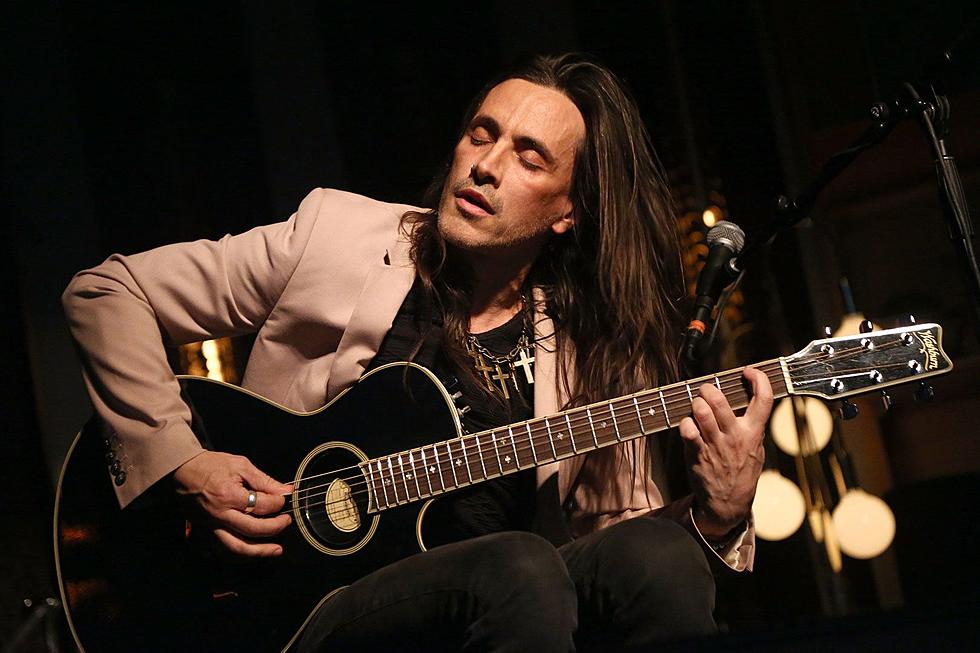 Nuno Bettencourt Says Rock Icon Called Him 'Top Three' Guitarist