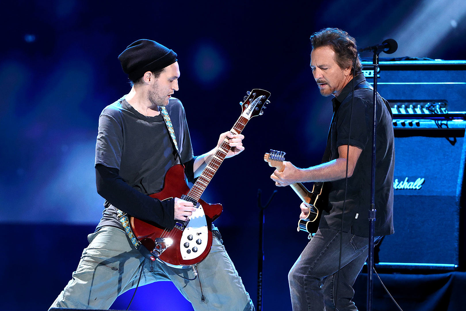 Pearl Jam Add Ex-Chili Peppers Guitarist to Touring Lineup