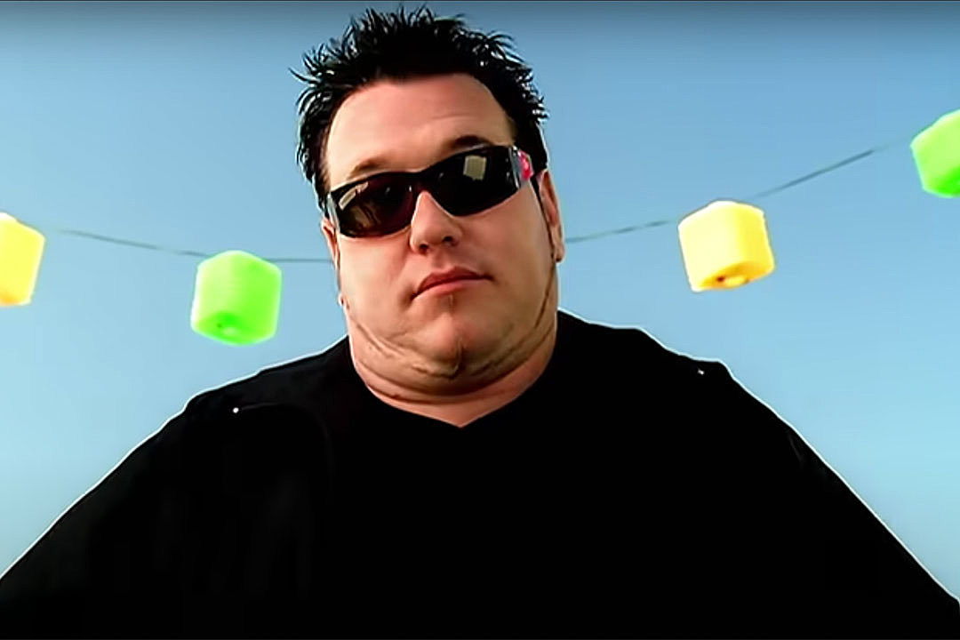 https://townsquare.media/site/366/files/2021/09/attachment-Smash-Mouth-All-Star-Video.jpg