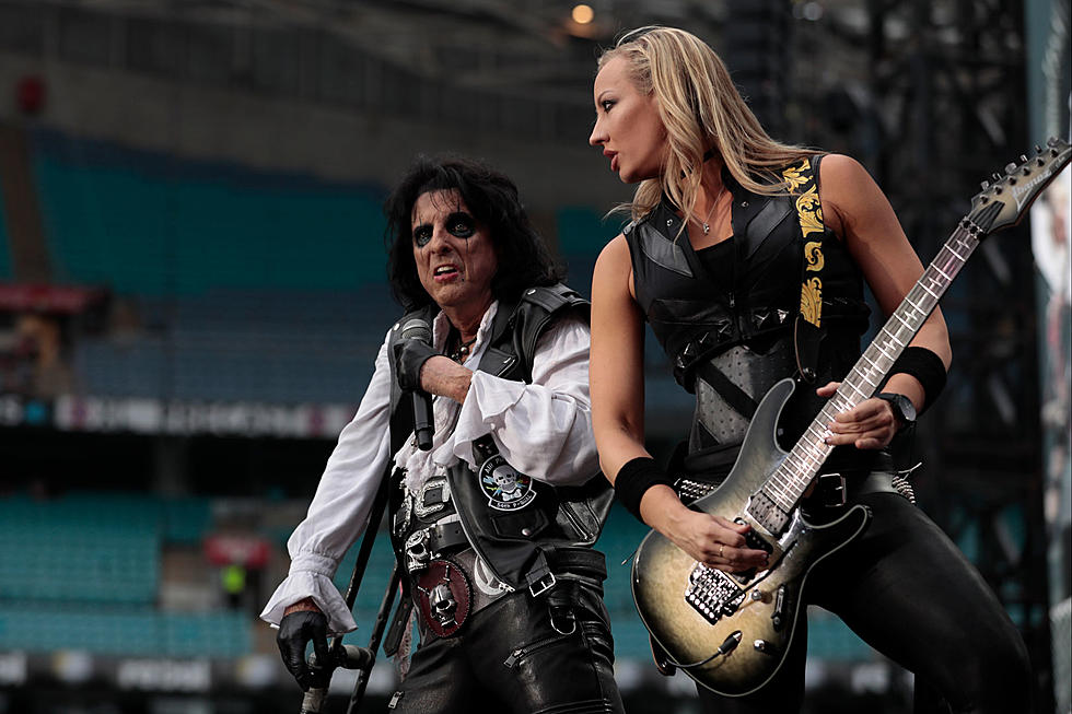 Nita Strauss Announces Return to Alice Cooper's Band