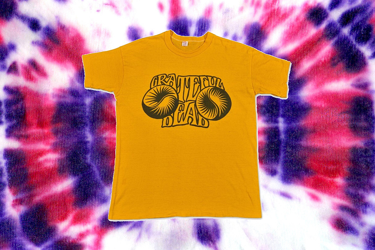 Grateful Dead T-shirt from 1967 sells for record-breaking $17,640