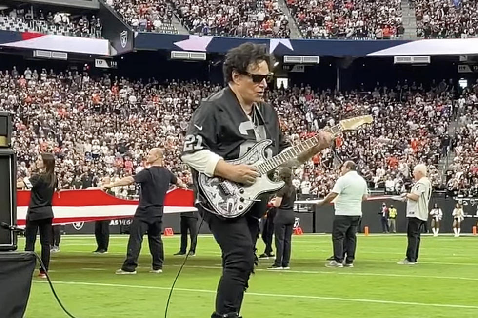 Journey&#8217;s Neal Schon Shreds National Anthem at Raiders Vs. Bears NFL Game