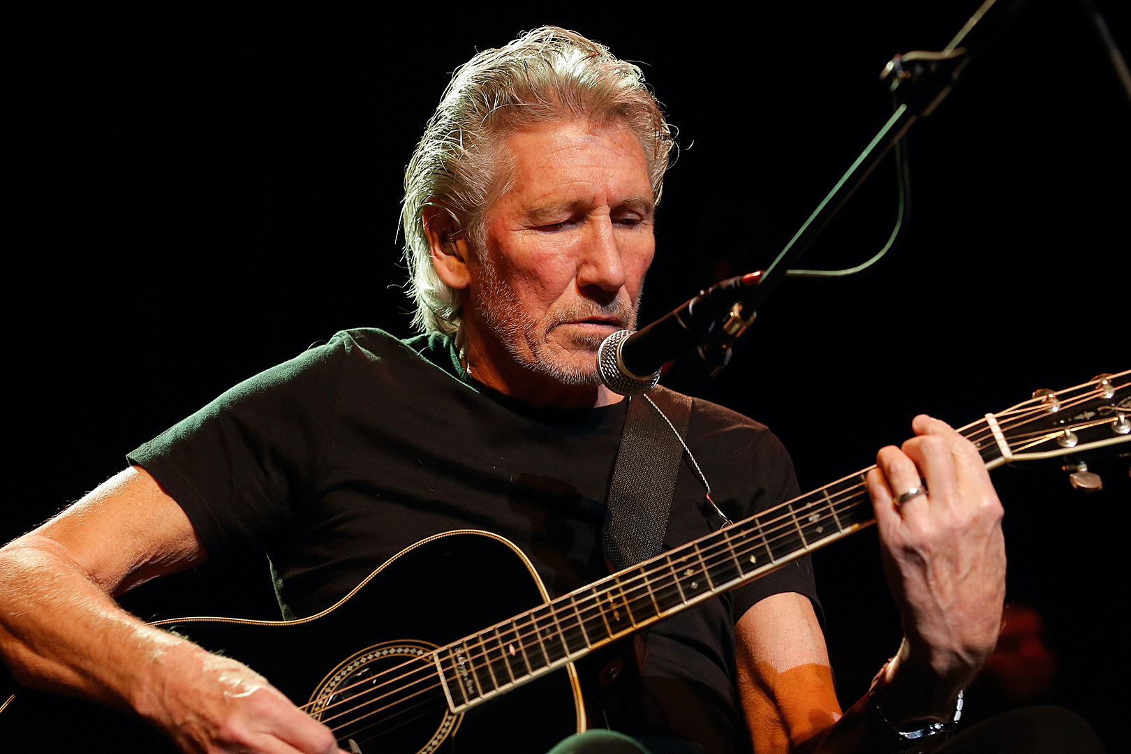 Pink Floyd's Roger Waters Shares Photos From His Recent Wedding