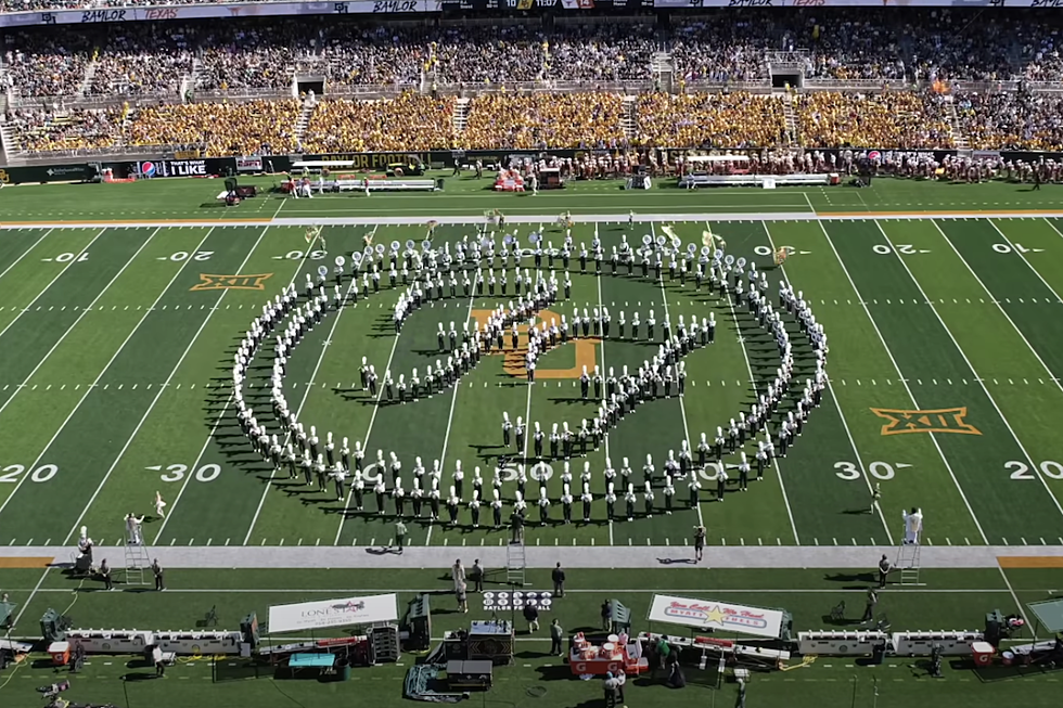College Marching Band Pays Tribute to Foo Fighters at Football Game