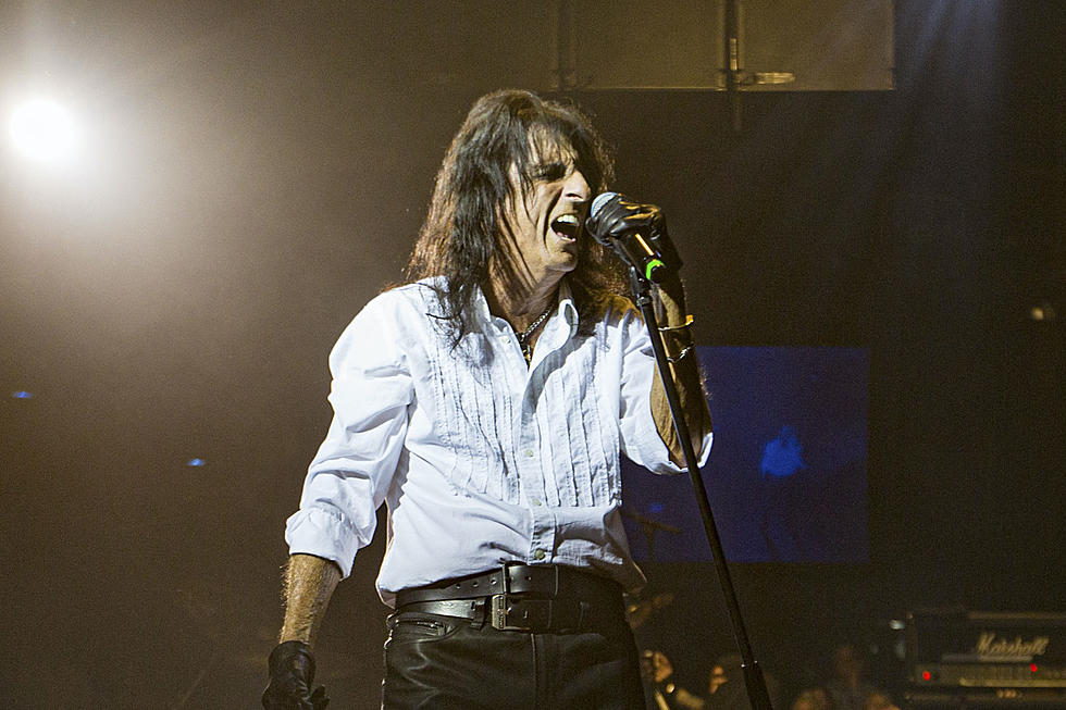 Alice Cooper &#8216;Put Money Aside&#8217; to Take Care of His Crew During the Pandemic