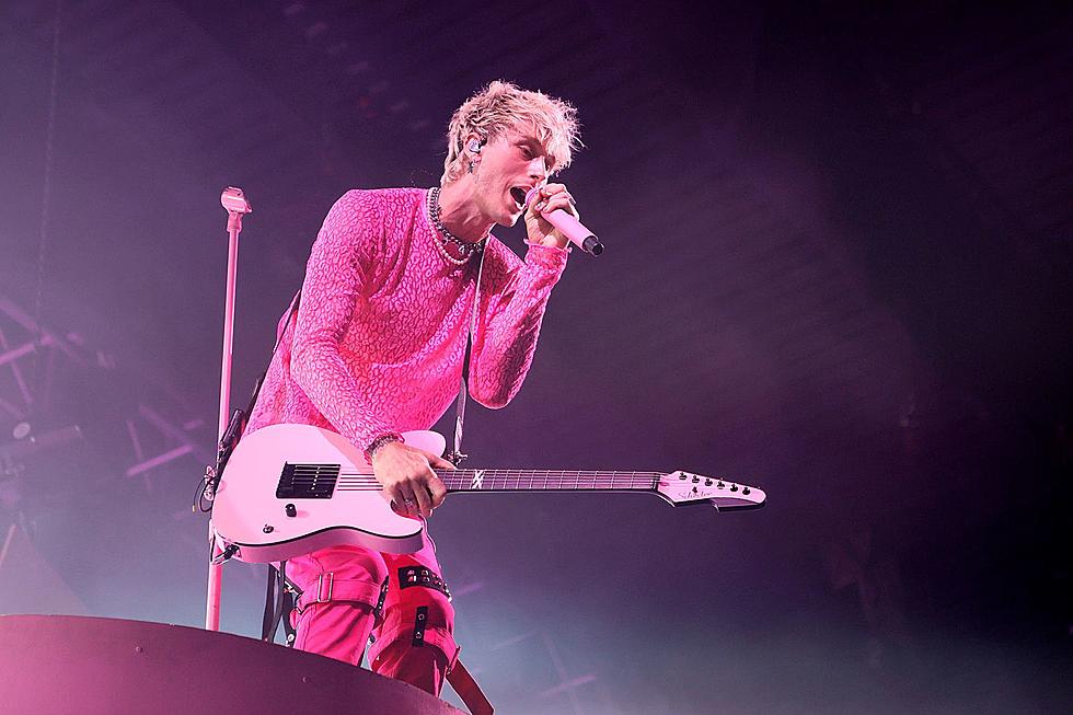 Machine Gun Kelly Shuts Down TikToker Who Claimed He Didn&#8217;t Play Guitar Live