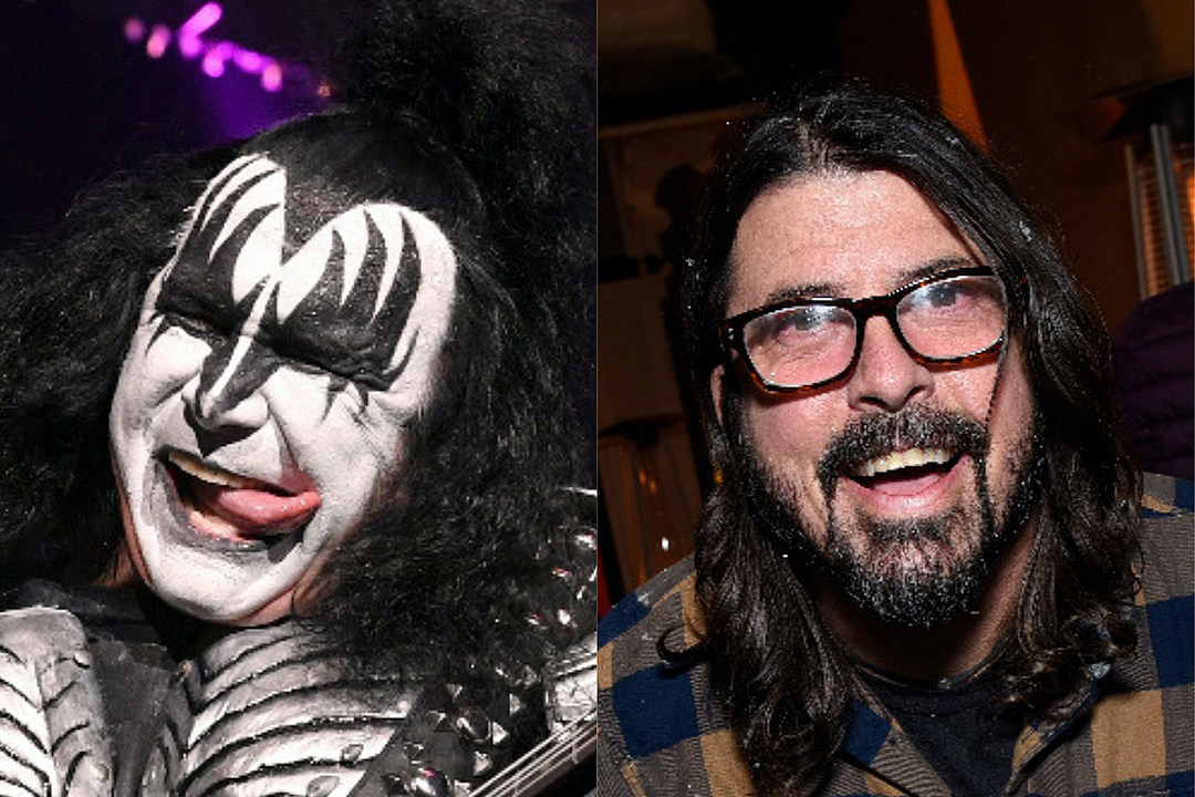 Gene Simmons Joins Foo Fighters Onstage, Gives Dave Grohl a