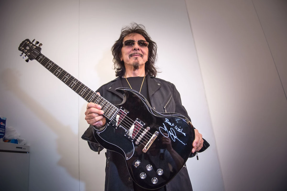 Tony Iommi Has 'Four or Five Hundred' Unused Riffs on His Phone