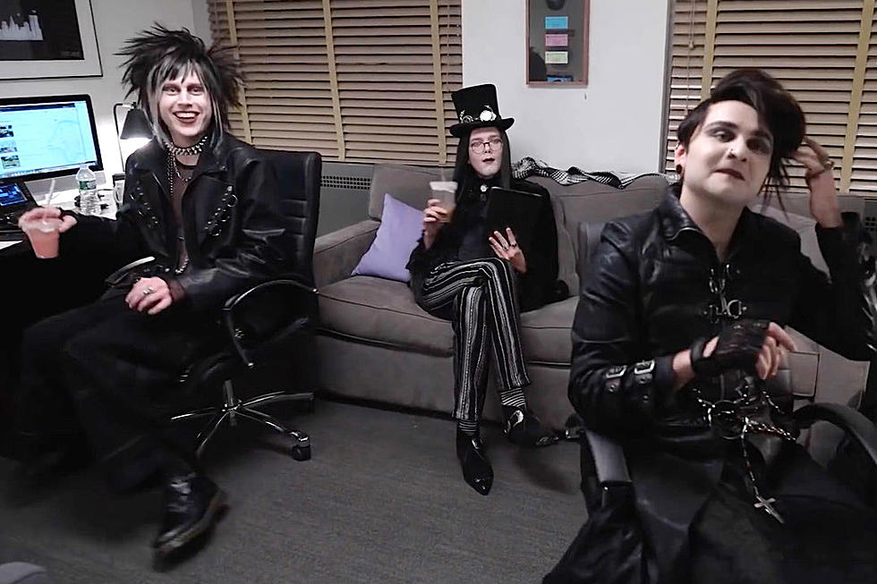 SNL&#8217;s &#8216;Three Normal Goths&#8217; Is Like if &#8216;Office Space&#8217; Was Goth + Also Sucked