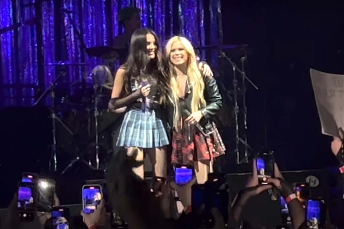 Avril Lavigne joins Olivia Rodrigo for the cover of “Complicated”