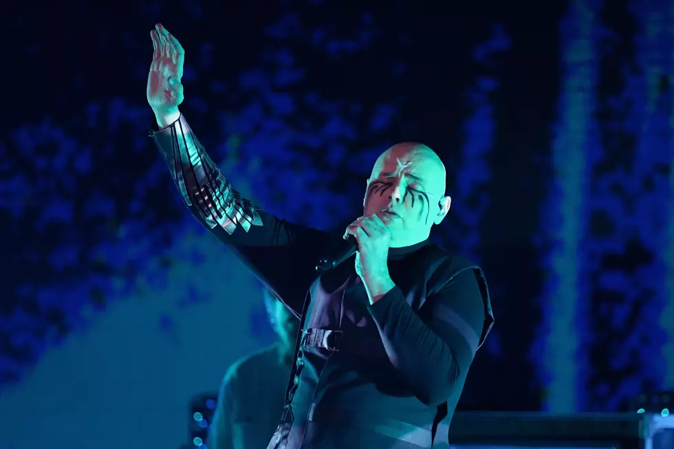 Corgan Flips the Bird to Conspiracy Theorists Regarding His Voice