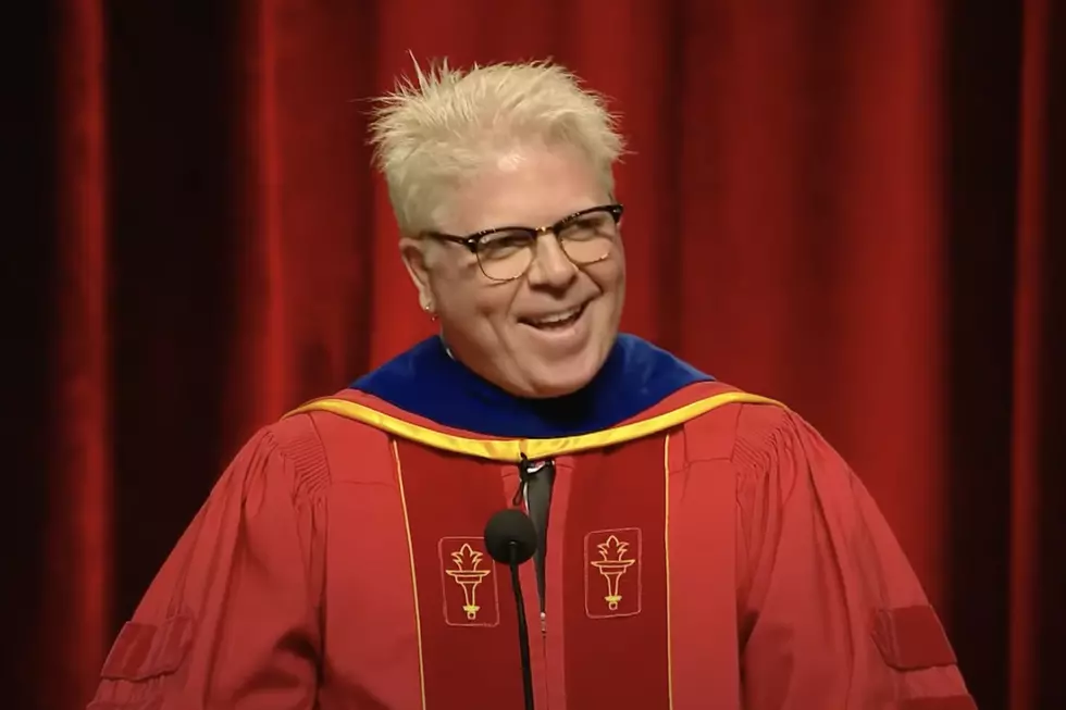 Dexter Holland Delivers Speech at University's School of Medicine