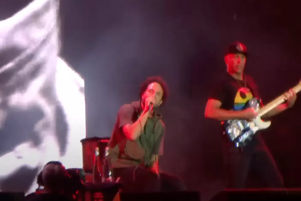 Watch Rage Against the Machine&#8217;s Zack de la Rocha Play Show While Seated on a Road Case