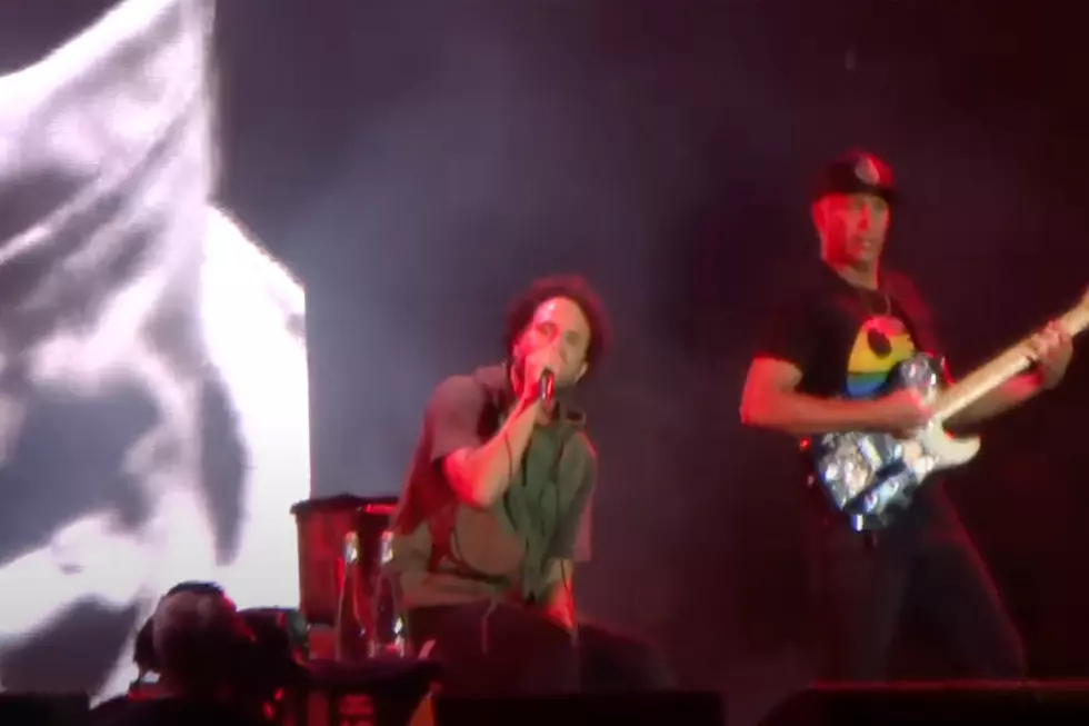 Zack de la Rocha injured his leg during Rage Against the Machine's con