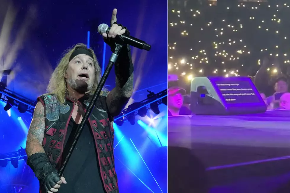 Vince Neil&#8217;s Teleprompter Spotted Onstage During Motley Crue&#8217;s Stadium Tour