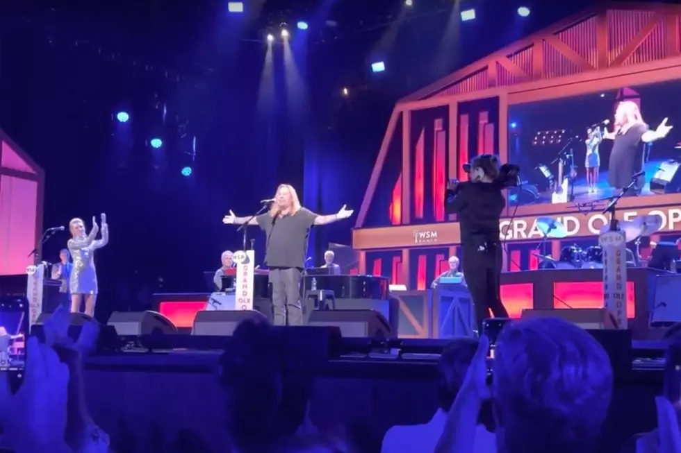 Vince Neil Plays at Historic Grand Ole Opry for the First Time