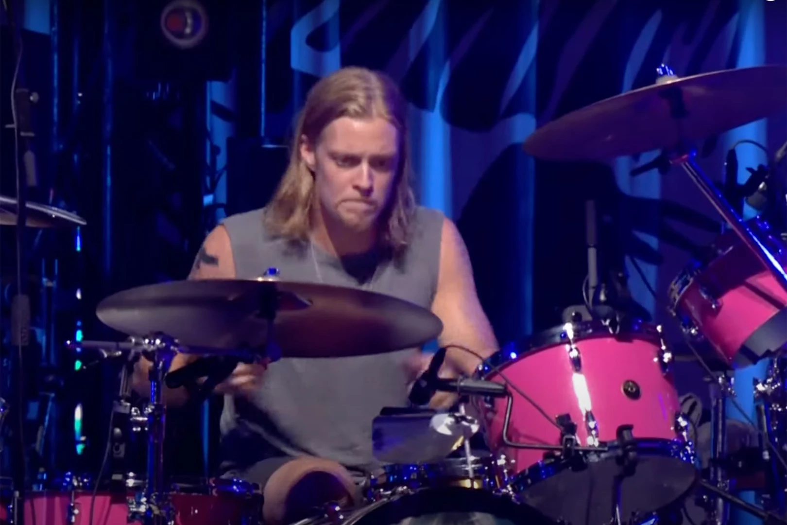 Tearful Grohl Plays First Foo Fighters Song Without Hawkins