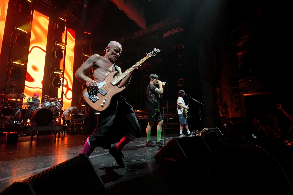 Red Hot Chili Peppers Play Intimate Gig at the Apollo