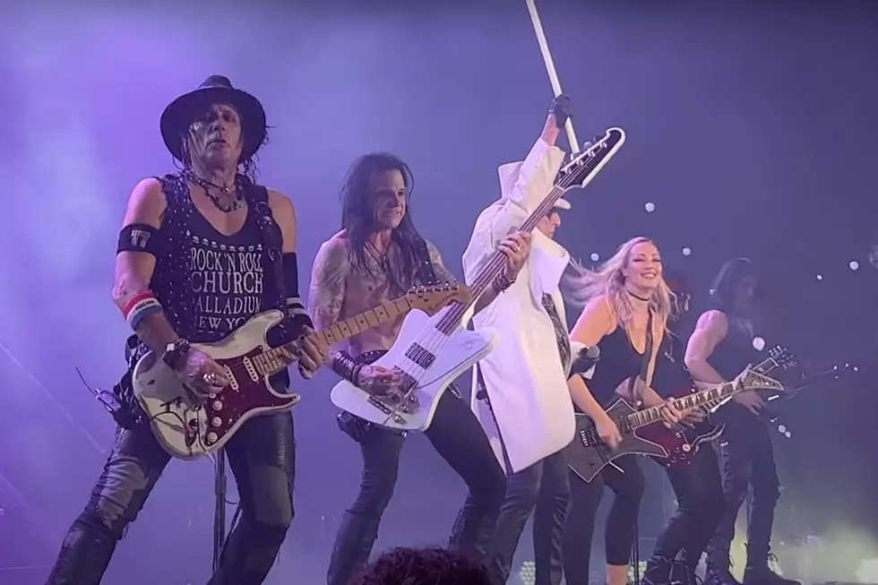 Nita Strauss Makes Surprise Guest Appearance With Alice Cooper