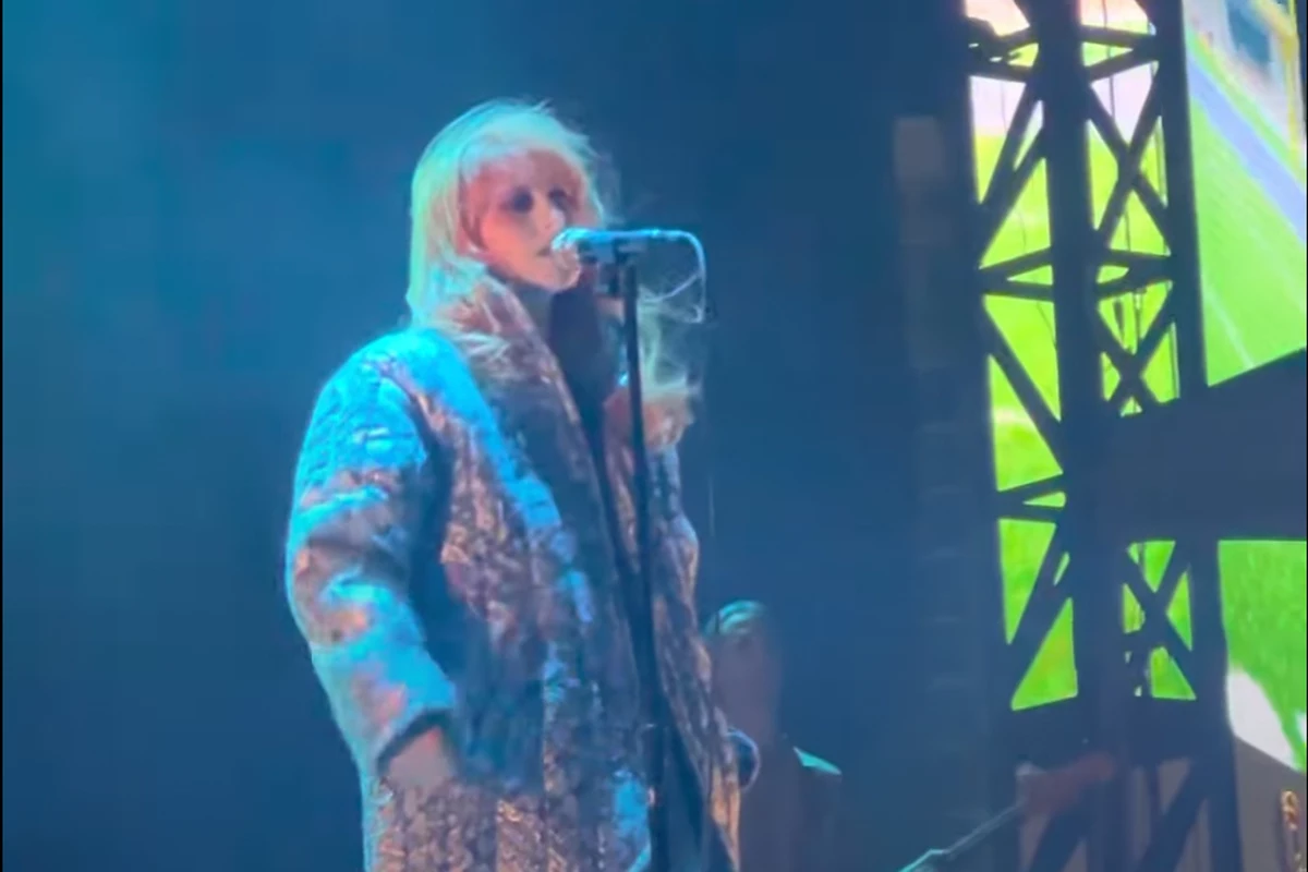 Paramore Perform 'All I Wanted' for First Time at 2022 WWWY Fest