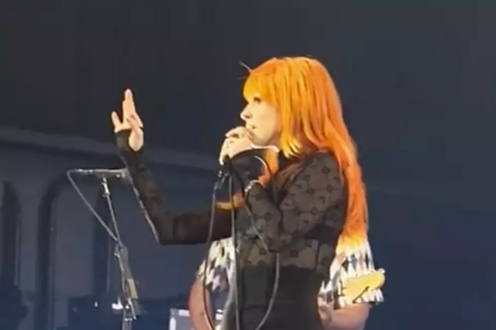Hayley Williams Pauses Paramore Gig Because of Fan Fight in Crowd