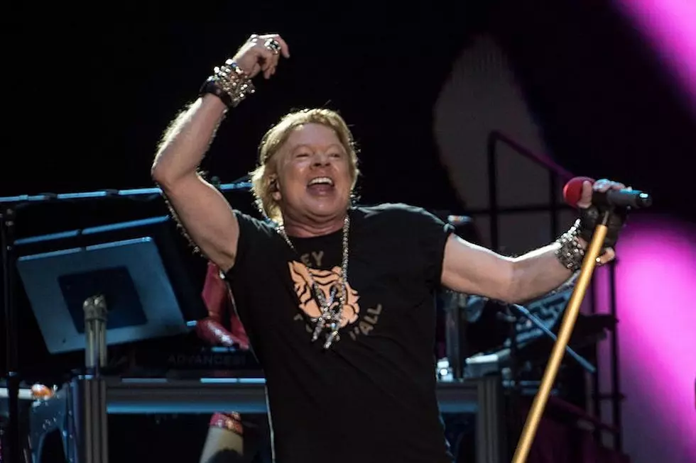 Axl Rose Makes &#8216;Tossers Anonymous&#8217; Joke After Mic-Toss Incident