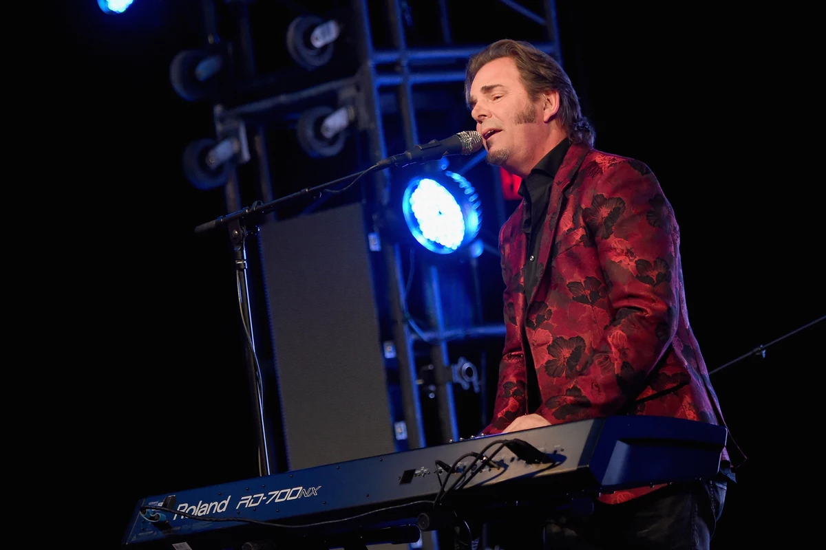 is jonathan cain touring with journey in 2023