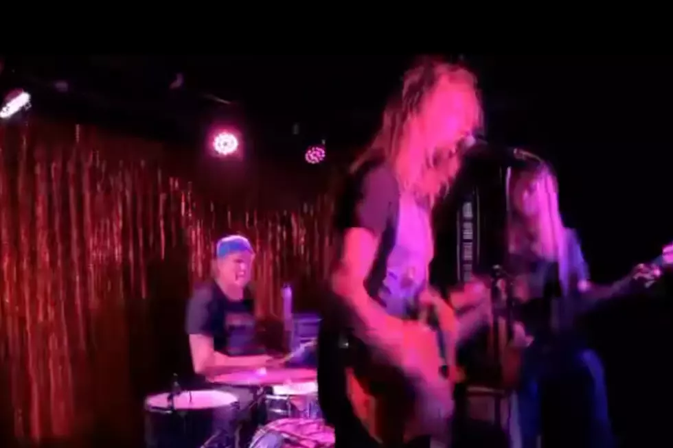 Red Hot Chili Peppers Drummer Sits In With Pub Band to Play AC/DC Covers for 17 People