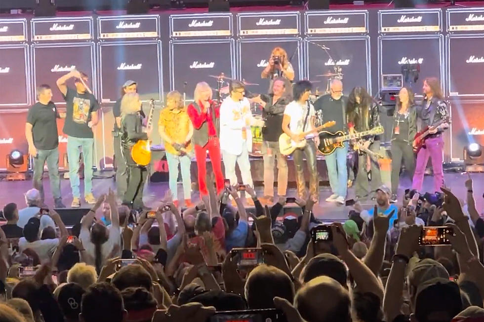 Kix Reunite With Past Guitarists During Classy Farewell Performance – Setlist + Video