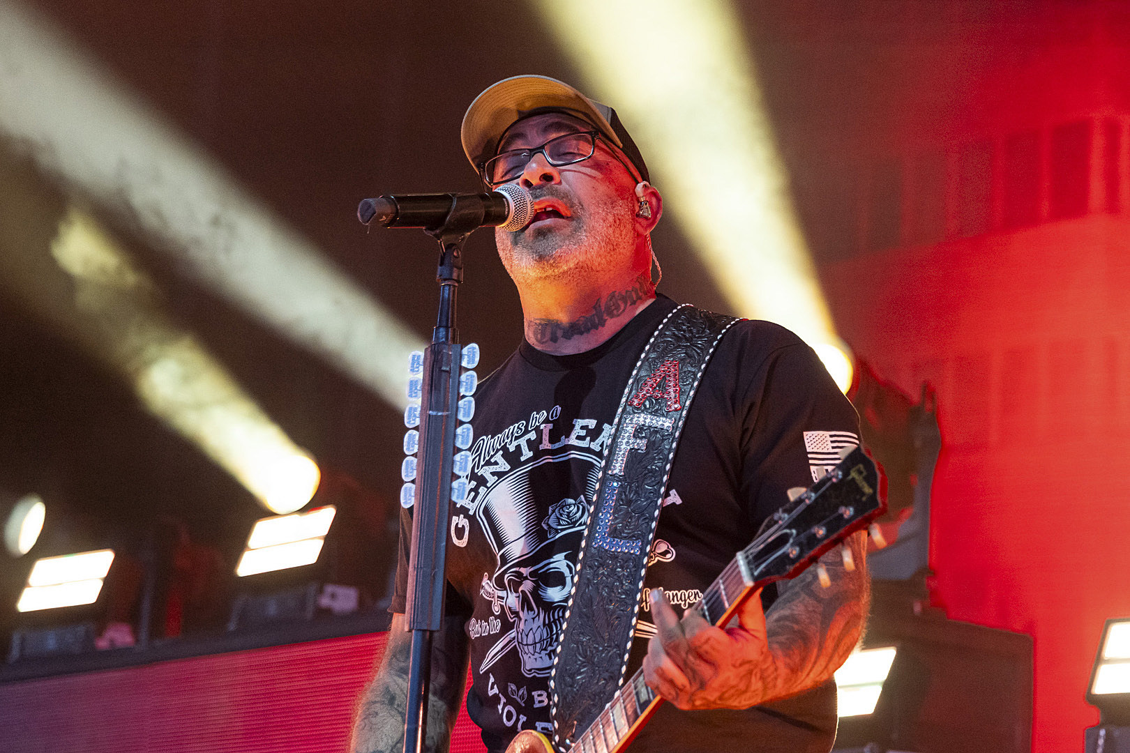 Watch Aaron Lewis Perform New Right-Wing Song 'Let's Go Fishin
